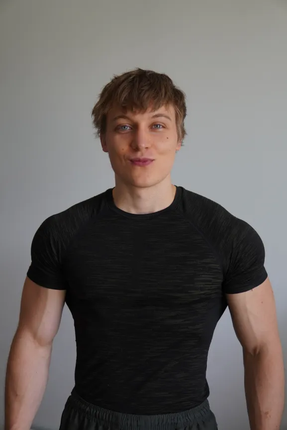 Elias, Full-stack Builder